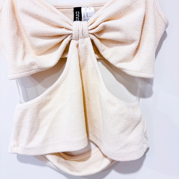 H&M Beige crinkled cut-out top - Picture 6 of 8